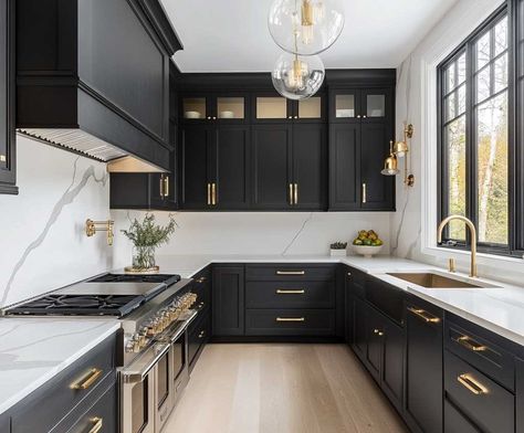 L Shaped Black Kitchen, Black Shaker Kitchen Cabinets, Black And Bronze Kitchen, Modern Elegant Kitchen, Corner Kitchen Cabinet Ideas, L Shape Kitchen, Dark Gray Kitchen Cabinets, Black Appliances Kitchen, Dark Brown Cabinets