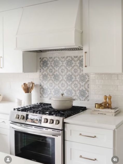 Patterned Tile Behind Stove, Decorative Tile Above Stove, Tile Shelf Behind Stove, Pratt And Larson Tile Backsplash, Tile Design Behind Stove Backsplash Ideas, Mosaic Tile Behind Stove, Kitchen Backsplash Above Stove, Range Backsplash Accent, Framed Backsplash Over Stove