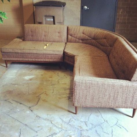 DIY tips on how to reupholster a (mid century) sofa How To Reupholster Furniture, Mod Sofa, Reupholstery Ideas, Vintage Sectional, Reupholster Chair Dining, Vintage Sofas, 3 Piece Sectional Sofa, Couch Diy, Reupholster Chair