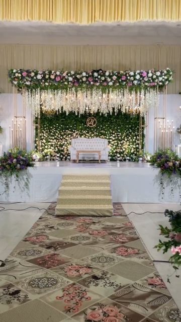 Wedding Reception Stage Design, Groom Stage Decoration, Stage Decorations Wedding Receptions, Bridal Stage Decoration, Marriage Stage Decoration Weddings, Wedding Backdrop Decorations Receptions, Stage Decorations Event Backdrops, Traditional Stage Decoration, Engagement Stage Decoration Backdrops