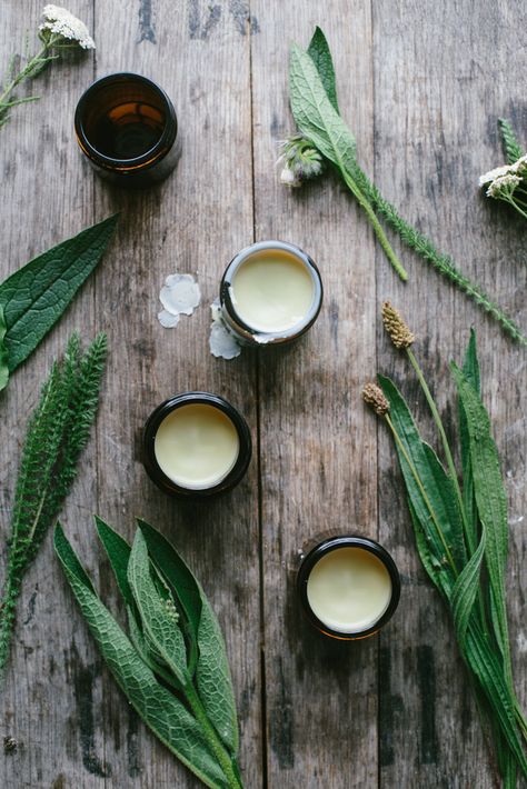 Mama's Super Magic Cream (aka Yarrow, Comfrey and Plantain Salve) — Gartur Stitch Farm Plantain Salve, Calendula Balm, Comfrey Salve, Yarrow Plant, Magic Cream, Homemade Beauty Recipes, Salve Recipes, Harvesting Herbs, Medicinal Garden