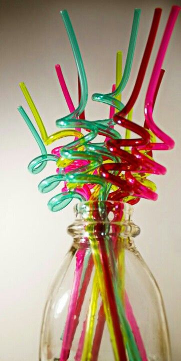 Colored crazy straws Childhood Core, Miami Mansion, Crazy Straws, Fun Drink Recipe, Holly Wedding, Freeze Frame, Sprinkle Shower, Cruel Intentions, Kids Movies