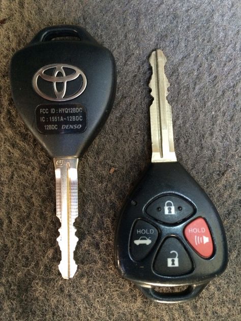 Toyota Camry 2011 remote-key Toyota Car Keys, Key Fob Diy, Philippines Pictures, Key Fobs Diy, New Car Key, Lost Car Keys, Car Ecu, Silkie Chickens, Toyota Car