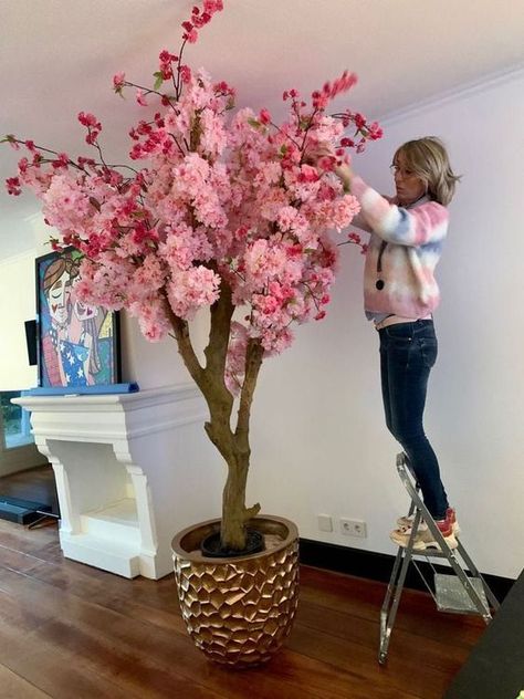 Takken Decor, Tree Branch Decor, Colorful Room Decor, Girly Room Decor, Beauty Salon Decor, Branch Decor, Cool Floor Lamps, Giant Flowers, House Plants Decor