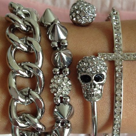 2000s Accessories, Chrome Skull, 2000s Jewelry, Silver Bracelet Stack, Jewelry Tattoo, Silver Chrome, Chunky Jewelry, Dope Jewelry, Funky Jewelry