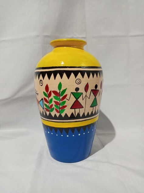 Big Flower Pot Ideas, Indian Pot Painting, Varali Art, Pot Designs Painted Indian, Earthen Pot Painting, Pot Painting Ideas Creative Indian, Pot Painting Ideas Creative, Pot Painting Ideas, Kalash Decoration