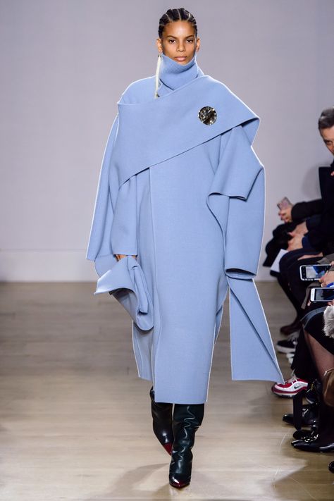 Ports 1961 Fall 2019 Ready-to-Wear Fashion Show - Vogue Nomad Fashion, Cape Fashion, Ports 1961, Fashion Model Poses, Concept Clothing, Elegant Shirt, 가을 패션, Fashion Show Collection, Winter 2024