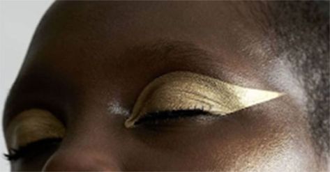 Winged Eye Shadow, White Mascara, Winged Eye, Gold Wing, Liquid Makeup, Dramatic Eyes, Winged Liner, Makeup Forever, Holiday Looks