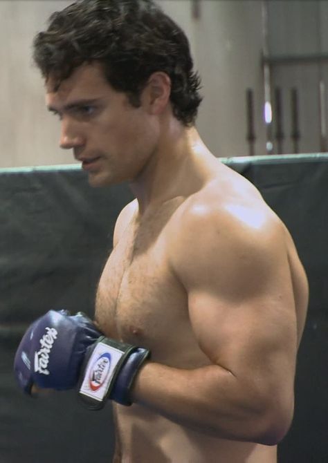 henrycavill.org Young Henry Cavill, Henry Cavill Shirtless, Storm And Silence, Young Henrys, Henry Williams, Love Henry, Male Actors, Poses References, Man Of Steel