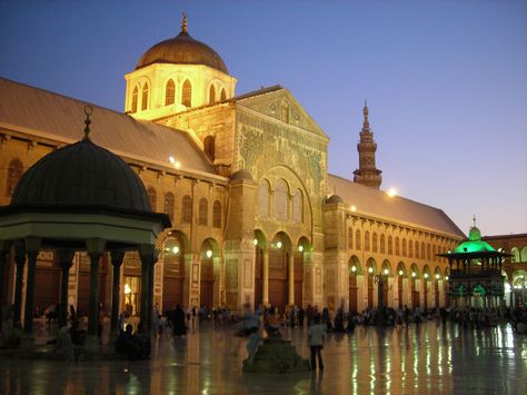 Umayyad Mosque at dusk, Tuesday July 10, 2007, Damascus, Syria.  Would everyone that's stealing this image kindly stop doing so, or at least give me credit?  Thanks. Umayyad Mosque, Damascus Syria, Mosque Architecture, Beautiful Mosques, Grand Mosque, Wallpaper Dekstop, Stunning Photography, Place Of Worship, Islamic Architecture