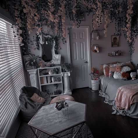 Dark Bedroom Aesthetic Black, Dark Fairy Room Bedroom Ideas, Bedroom Ideas For Gray Walls, Cute Dark Bedroom Ideas, Dark Kawaii Room Aesthetic, Dark Ethereal Aesthetic Bedroom, Dark Room Astetic, Dark Girly Room Aesthetic, Dark Aethstetic Room Decor