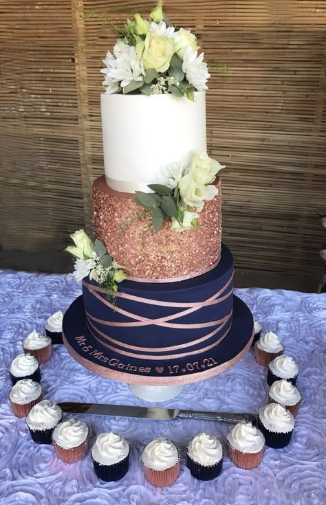 Navy And Rose Gold Wedding, Wedding Rose Gold Theme, Navy Blue Wedding Cakes, Navy Blue Wedding Theme, Navy And Rose Gold, Gold Wedding Cakes, Wedding Cake Navy, Blue And Blush Wedding, Rose Gold Wedding Decor