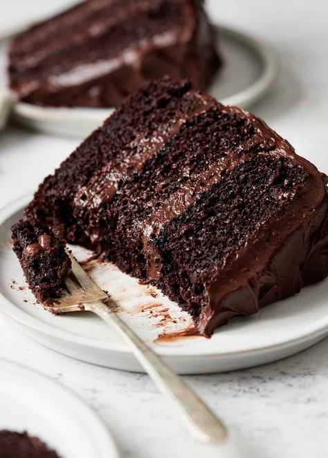 Rich and Moist Chocolate Cake (from scratch recipe) - Baked Ambrosia Xmas Cake Recipes, Paleo Lemon Bars, Chocolate Avocado Cake, Sugar Free Carrot Cake, Dairy Free Chocolate Cake, Healthy Chocolate Cake, Dairy Free Baking, Rich Cake, Dairy Free Cake