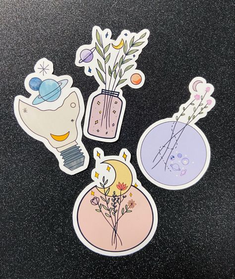 Aesthetic Diy Stickers Drawing, Homemade Sticker Ideas Aesthetic, Easy Stickers To Draw, Aesthetic Diy Stickers, Homemade Sticker Ideas, Handmade Stickers Diy, Cute Stickers To Make, Diy Stickers Ideas Draw, Sticker Design Ideas