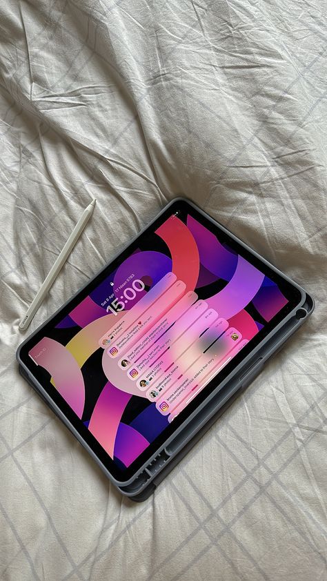 Ipad Vision Board, Electronics Aesthetic, Tablet Aesthetic, School Aesthetics, Houses By The Beach, Sleep Light, Ipad Essentials, Ipad Kids, Iphone Obsession