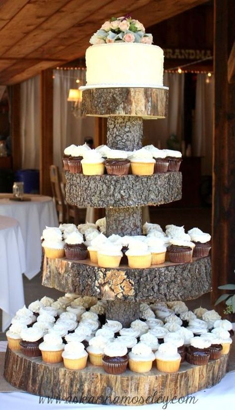 tree stump wedding cakes ideas for country weddings Barn Wedding Cakes, Tree Stump Cake, Wedding Cupcakes Rustic, Wedding Cake Tree, Vintage Barn Wedding, Hunting Wedding, Cupcake Stand Wedding, Cake And Cupcake Stand, Cake And Cupcakes