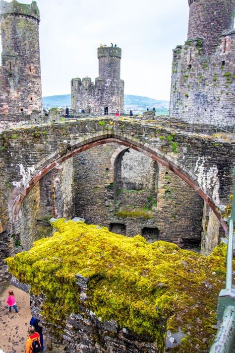 Conwy Wales, Welsh Heritage, Haunted Castles, London Sightseeing, Castles In Wales, Wales Travel, Visit Wales, English Castles, United Kingdom Travel