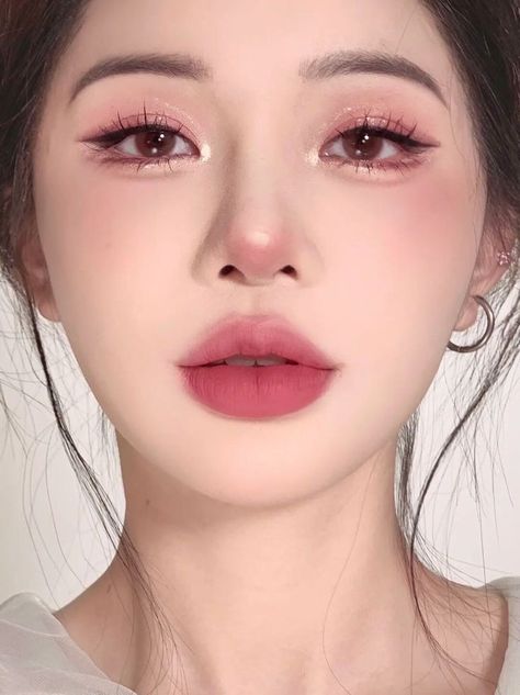 Makeup Ala Korea, Makeup Asia, Makeup Ulzzang, Membentuk Alis, Elegantes Makeup, Dag Make Up, Mekap Mata, Asian Makeup Looks, Flot Makeup