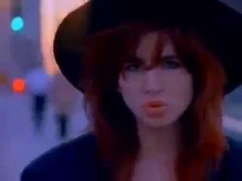 Annette Zilinskas - bass player of The Bangles 80s Videos, Middle School Choir, 80s Music Videos, Happy Monkey, Michael Steele, 80s Songs, Manic Monday, 80's Music, Music Is My Escape