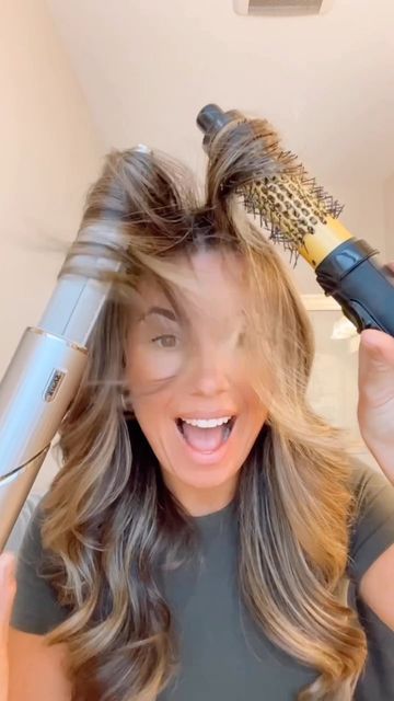 Shark Blow Dryer Tutorial, Shark Style Hair, Shark Hair Dryer Tutorial, Shark Hair Curler, Shark Blow Dryer, Shark Flex Style Curls, Shark Flex Style Hair Dryer, Curling Blow Dryer, Shark Flex Style Short Hair