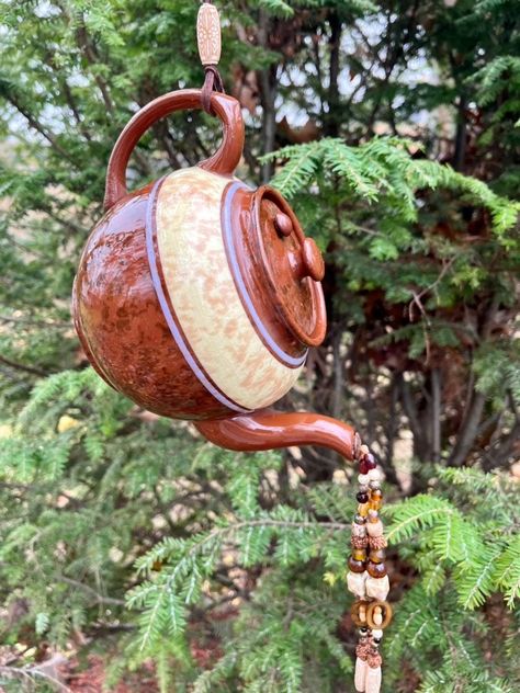 Tea Pot Pouring, Tea Party Centerpieces, Porch Art, Window Place, Teapot Decor, Brown Tea, Lawn Decorations, Blooming Tea, Pot Decoration