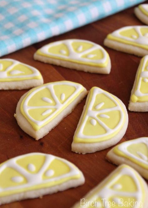 Buttery Sugar Cookies, Almond Sugar Cookies, Kreative Snacks, Iced Sugar Cookies, Summer Cookies, Sugar Cookie Designs, Cookie Icing, Lemon Cookies, Iced Cookies