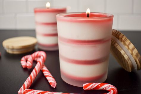 How to Make Candles Smell Stronger: 6 Tips For Great Scent Throw - Jessica Welling Interiors Diy Peppermint Candle, Peppermint Candle, Easy Diy Candy, Christmas Candle Jars, Wax Melts Recipes, Fall Candles Diy, Candy Cane Candle, Make Your Home Smell Amazing, Peppermint Candles