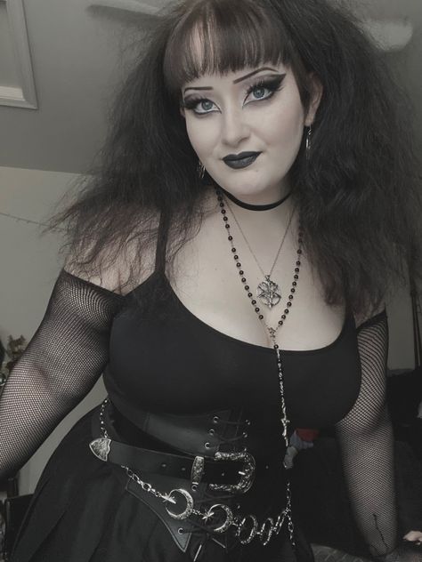 plus size trad goth fashion + trad goth makeup Goth Style Plus Size, Trad Goth Outfits Plus Size, Plus Size Goth Makeup, Goth Outfit Plus Size, Plus Size Trad Goth, Gothic Fashion Plus Size, Curvy Goth Fashion, Goth Fashion Plus Size, Plus Size Goth Outfit Ideas