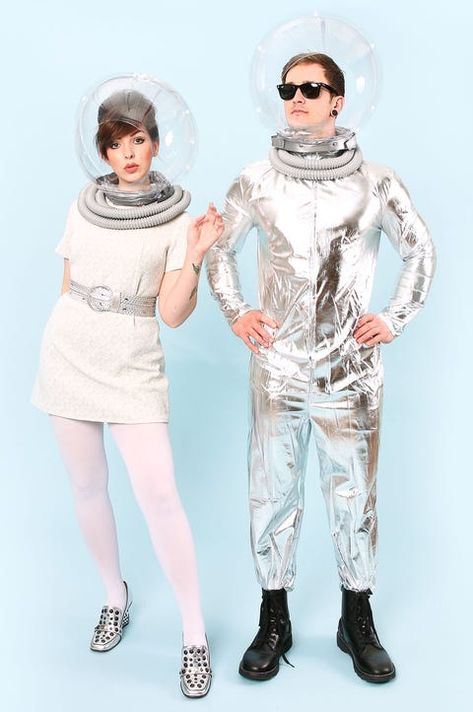 Space Age Costume, Space Couple Costume, Couples Costume Ideas 2023, Silver Costume Ideas, Alien Couple Costume, Couples Costumes 2023, Bff Costume Ideas, Deer Halloween Costumes, Couples Costume Ideas