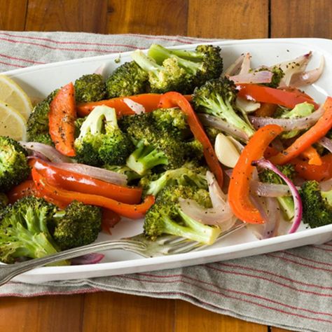 Roasted Broccoli, Red Pepper and Onion - Relish Onion Side Dish, Broccoli Red Pepper, Vegan Recipes Broccoli, Vegetarian Side Dish Recipes, Broccoli Dishes, Onion Relish, Vegetarian Sides, Sweet Pepper, Vegetarian Side Dishes