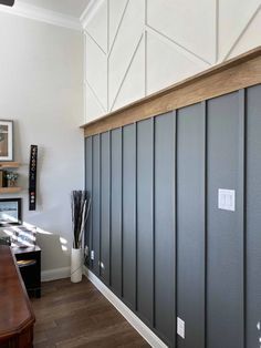 32 Clever Wainscoting Ideas For A Brand New Look Of Room Board And Batten Wall, Wood Accent, Modern Transitional, Style At Home, Wainscoting, Design Case, House Inspo, Home Fashion, Bedroom Wall