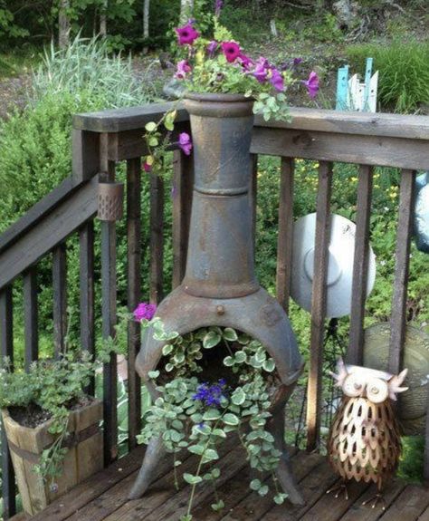 Tip of the Day Monday-Flower Pit An old chiminea turned is turned beautiful porch planter! Chimnea Outdoor, Lawn Garden Ideas, Ideas Garden Design, Tattoo Garden, Garden Nails, Garden Tattoo, The Homestead, Garden Containers, Design Garden