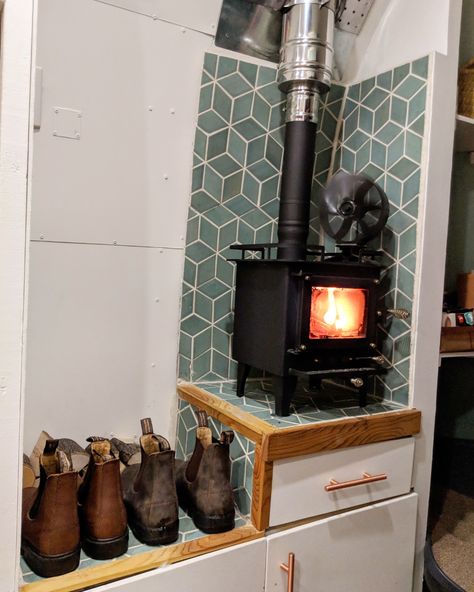 Cubic Mini with Tiny Wood Stove Flue Kit Cubic Mini Wood Stove, Small Wood Burning Stove, Mini Wood Stove, Tiny Wood Stove, Mini Stove, Small Stove, Ceiling Trim, Standing Seam Metal Roof, Casa Container