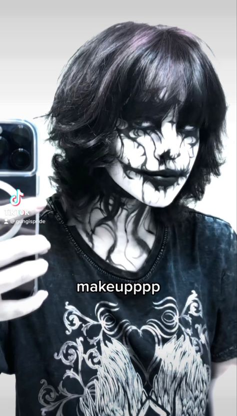 Maquillage Goth, Clown Stuff, Metal Aesthetic, Goth Eye Makeup, Vampire Bride, Punk Makeup, Alt Makeup, Face Art Makeup, Graphic Makeup