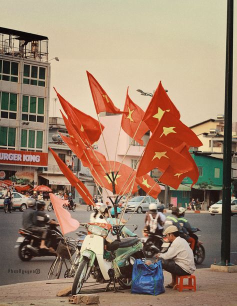 Vietnamese prepare for Anniversary of Reunification Proof Of Life, Reunification