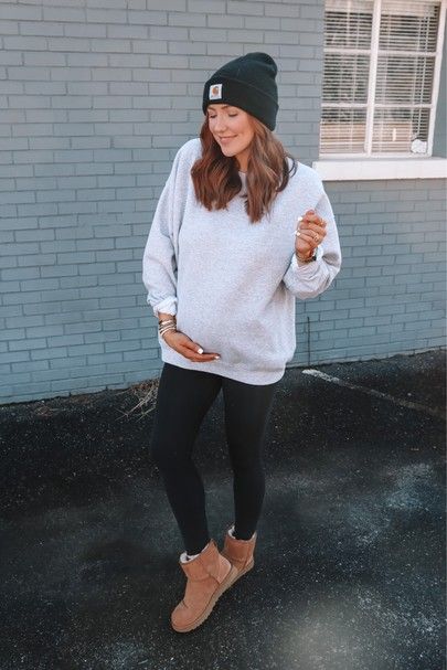 Cute Cozy Maternity Outfits, Ugg Maternity Outfit, Camping Maternity Outfits, Maternity Hoodie Outfit, Pregnant Hoodie Outfit, Dr Martens Maternity Outfit, Maternity Flight Outfit, Maternity Vest Outfit, Cozy Fall Maternity Outfits