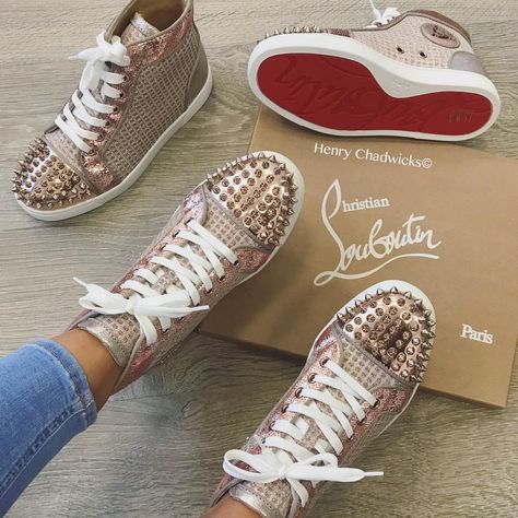 Louboutin Sneakers Women Outfit, Louboutin Sneakers Women, Red Bottoms Sneakers, Designer Sneakers Women, Louboutin Sneakers, Sneaker Outfits Women, Red Bottom, Swag Outfits For Girls, Luxury Sneakers