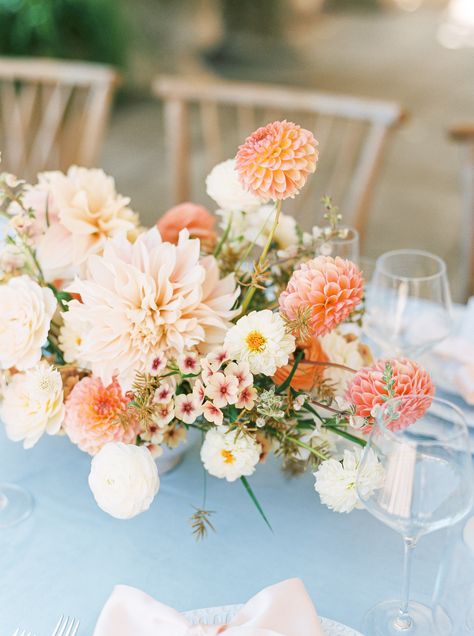 Romantic, feminine Wedding Inspiration at Villa Montalvo Arts - oliviamarshall.com Peach And Blue Wedding, Peach Wedding Centerpieces, Apricot Wedding, Pantone 2024, Tabletop Design, Peach Wedding Flowers, Feminine Wedding, Wedding Flowers Summer, Coral Wedding