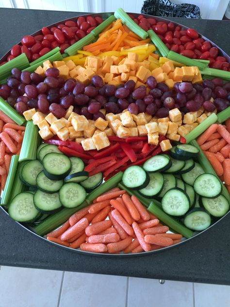 Cheese-Fruit-Veggie Star Space Veggie Tray, Space Themed Veggie Tray, Kids Veggie Tray, Space Fruit Tray, Space Themed Fruit Tray, Star Themed Snacks, Veggie Skewers, Baby Shower Menu, Vegetable Tray