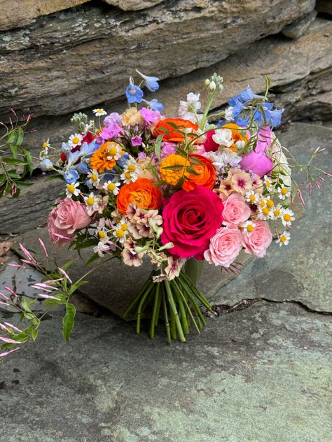 Colorful Wedding Flowers at The Round Barn - Floral Artistry Zinnia Bridal Bouquet, Zinnia Wedding Flowers, Jasmine Vines, Zinnia Bouquet, Magical Mountain, Colorful Summer Wedding, Pink And White Weddings, Colorful Wedding Flowers, Summer Wedding Flowers