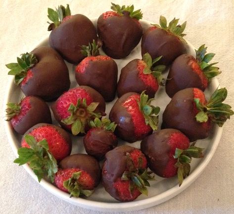 Dairy Free Chocolate, Baking Mat, Covered Strawberries, Chocolate Covered Strawberries, Love Chocolate, Mini Chocolate Chips, Kid Friendly Meals, Chocolate Covered, Melting Chocolate