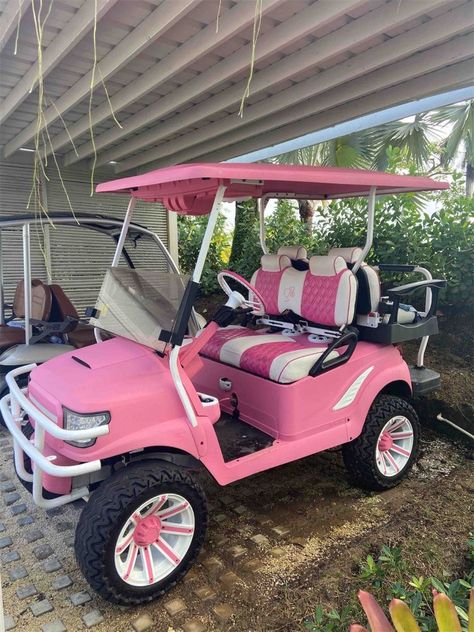 Pink Golf Cart, Girly Car, Pink Life, Malibu Barbie, Barbie Life, Classy Cars, Pink Car, Fancy Cars, Pink Girly Things