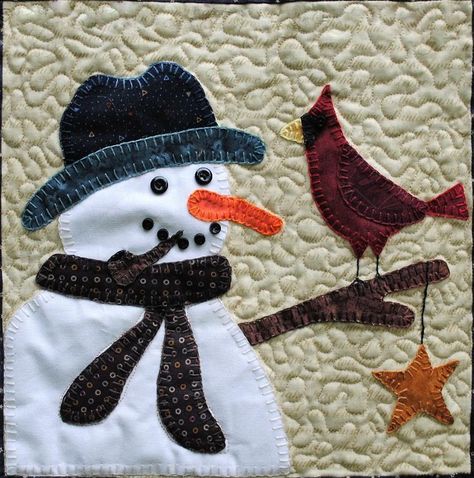 Looking for your next project? You're going to love Tweets & Twinkles #5 - Cardinal by designer UpperCanadaQuil. Snowman Applique Patterns, Christmas Applique Patterns, Snowman Quilt, Fusible Applique, Cottage Quilt, Small Wall Hangings, Christmas Applique, Towel Crafts, Wool Projects