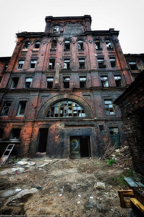 Abandoned Mansions, Abandoned Homes, Newburgh New York, Abandoned Mansion For Sale, Mansion Homes, Derelict House, Homes In Italy, Scary Houses, Georgia Homes