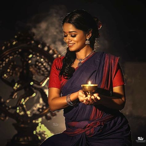 Bharatanatyam Photoshoot, Bharatnatyam Poses, Diwali Shoot, Actors Portraits, Kerala Models, Bale Dance, Saree Aesthetic, Bharatanatyam Dancer, Bharatanatyam Poses