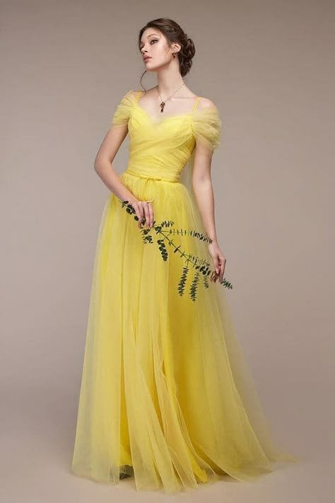 Yellow Evening Dresses Long, Chiffon Dress Long Gown, Yellow Long Formal Dress, Yellow Dress Outfit Wedding, Wedding Guest Dress Yellow, Chiffon Dress Design, Long Yellow Dress, Yellow Party Dress, Yellow Evening Gown