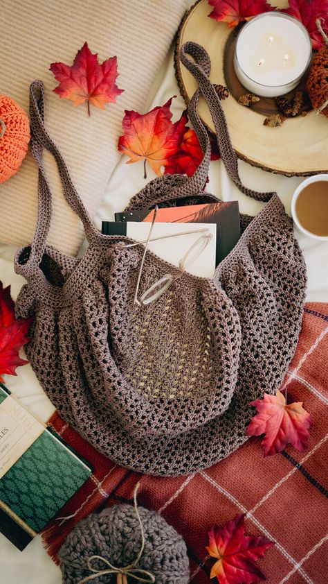 Crochet Fall Bookshop Market Bag Pattern - Just Be Crafty Couture, Modern Haken, Tote Crochet, Ripple Stitch, Crochet Twist, Crochet Bag Pattern Free, Bag Pattern Free, Crochet Market Bag, Crochet Handbags Patterns