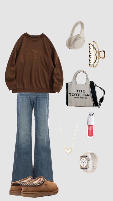 #uggs #outfitinspo #ootd #fitinspo Fall Outfit Inspo Uggs, Ugg Fits Aesthetic, Fall Outfit Layout, Y2k Outfits With Uggs, 2000s Outfits With Uggs, Grunge Ugg Outfit, Outfit Ideaa, Freshman Outfits, White Girl Outfits