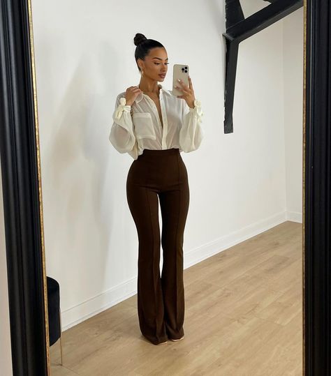 Business Casual Dinner Outfit Winter, Business Dressy Outfits, Classy Latina Style, Casual Work Dinner Outfit Winter, Baddie Corporate Outfits, Timeless Outfits For Women Classy, Professional Dinner Outfit, Office Dinner Outfit Night, Leasing Agent Outfit