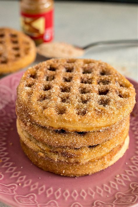 Churro Waffles Easy, Churros Waffles Recipe, Waffle Dessert Ideas, Churro Popovers, Churro Waffle Recipe, Smores Waffles, Cinnamon Sugar Waffles, Waffle Skewers, English Muffin Bread Recipe